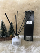 Load image into Gallery viewer, Christmas Reed Diffusers
