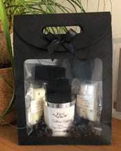 Load image into Gallery viewer, Gift Bag with woodwick candle and 2 packs of wax melts of your choice.
